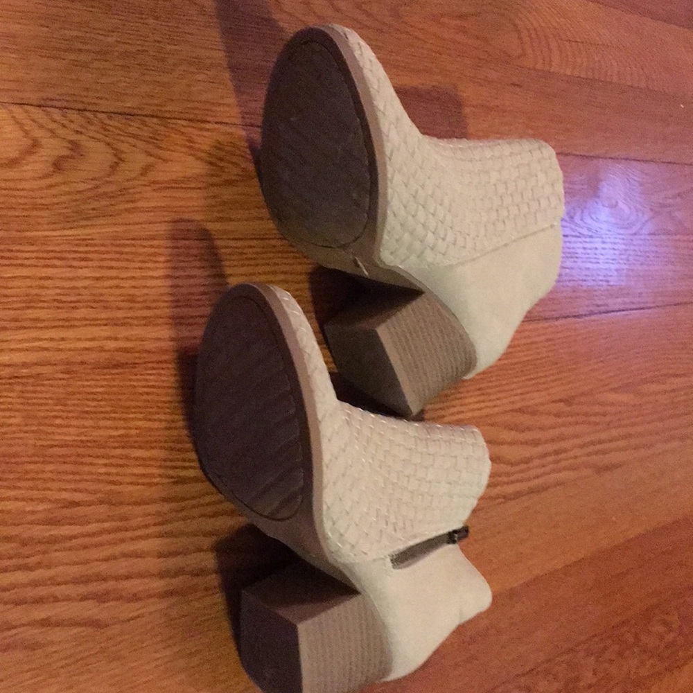 Booties - Picture 3 of 4